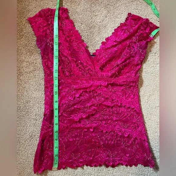 SOLD Le chateau lace top - Picture 6 of 6